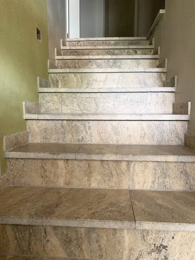 Fliesenleger Treppen Naturstein