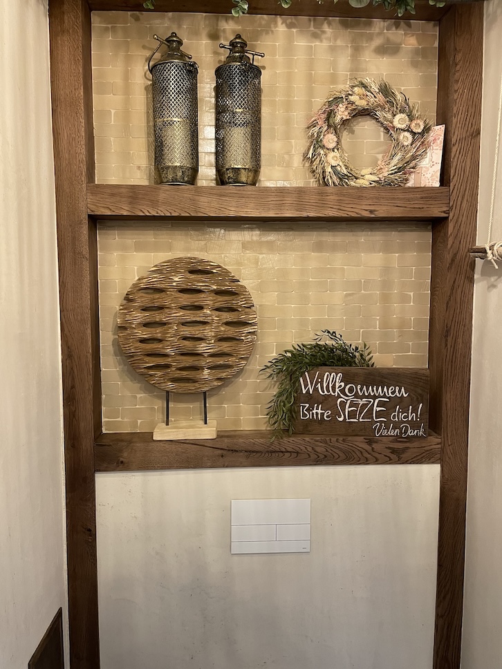 Dekorativer Bereich WC